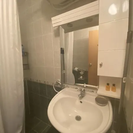 Spacious Modern Two-bedroon In Elit 1 Complex