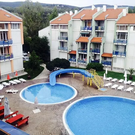 Spacious Modern Two-bedroon In Elit 1 Complex Lägenhetshotell Slăntjev Brjag
