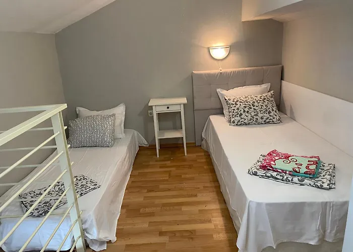 Spacious Modern Two-bedroon In Elit 1 Complex 阳光海滩